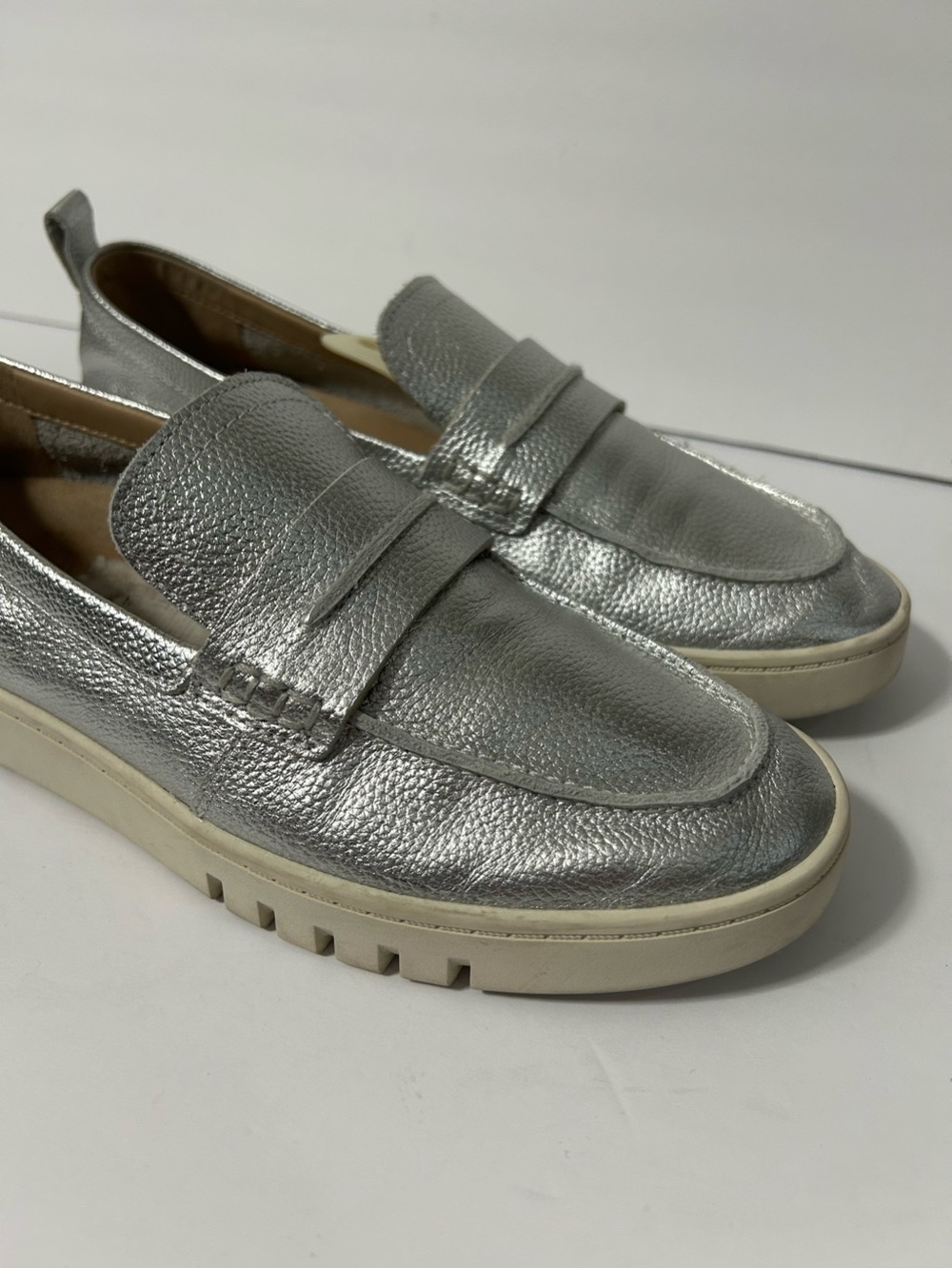 Vionic Chantel Metallic Silver Leather Penny Loafers Womens 10 Orthotic Slip On - Picture 3 of 12
